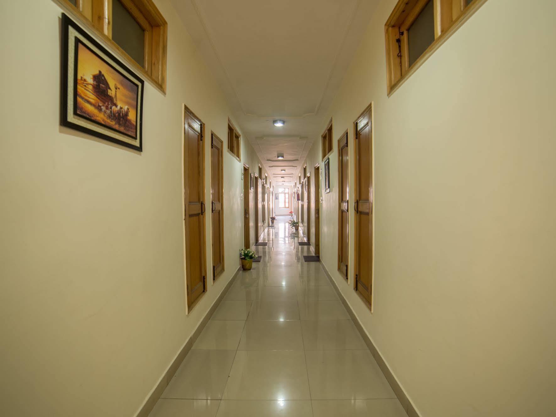 Hotel Satkar Residency - Riverside Old Manali מראה חיצוני תמונה